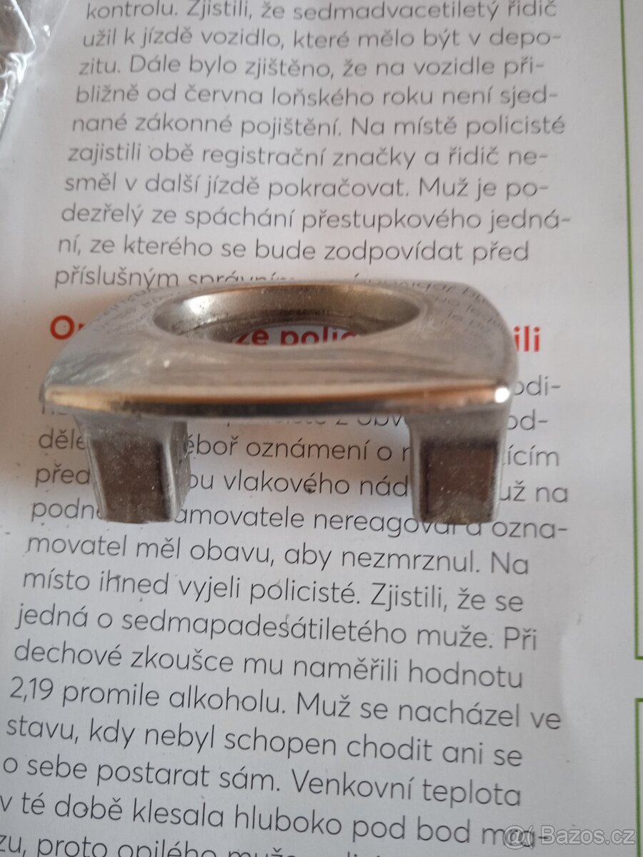 Nerezové úchytky.