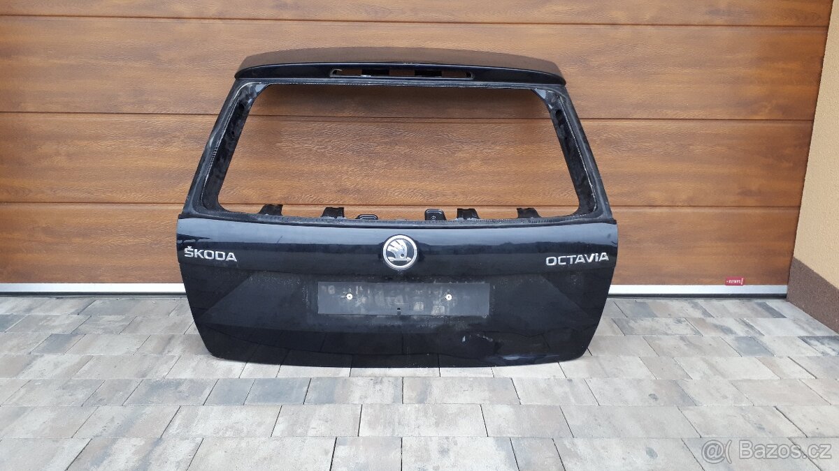 Škoda Octavia III 3 kombi zadní dveře 5E9827173