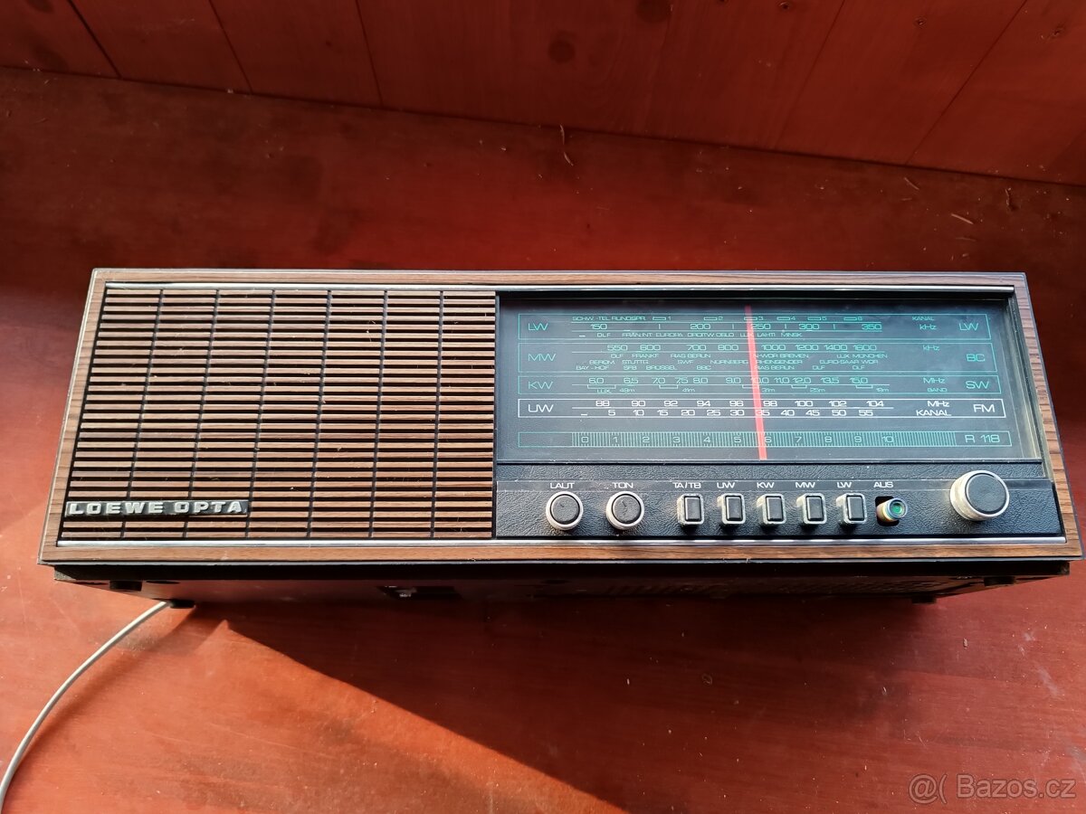 Historické rádio Loewe Opta
