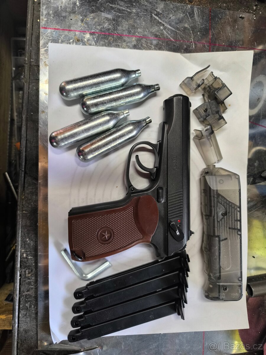 Pistole CO2 Makarov