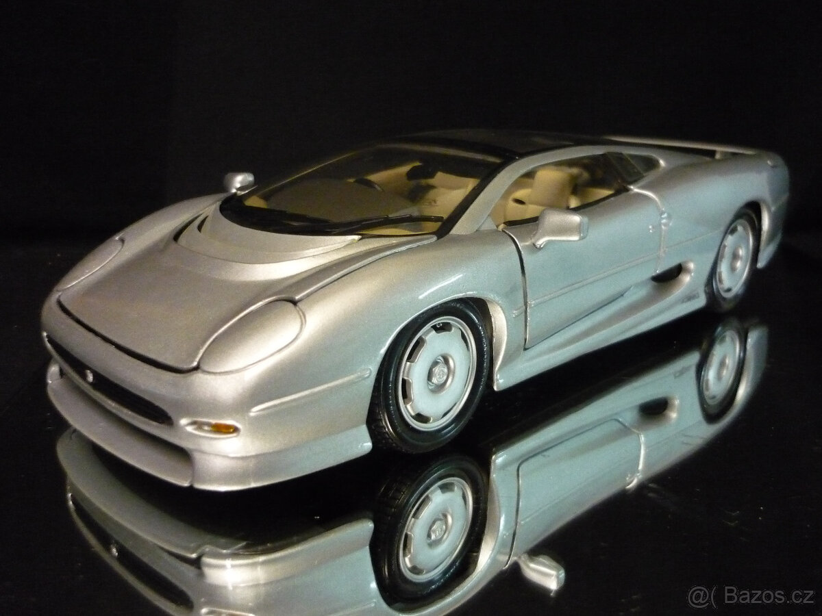 Jaguar XJ220 stříbrný Maisto 1/18