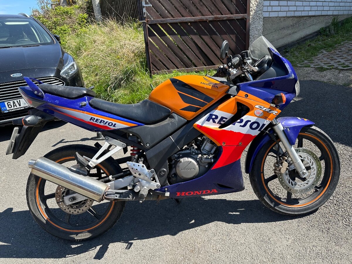 Silniční motorka Honda Cbr 125