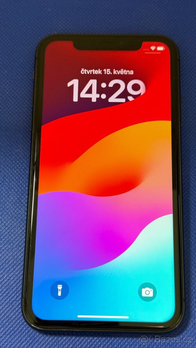 iPhone 11 128GB Black, pěkný stav, nová baterie