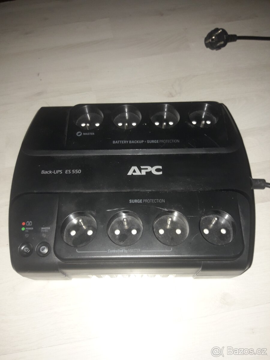 Záložní zdroj APC