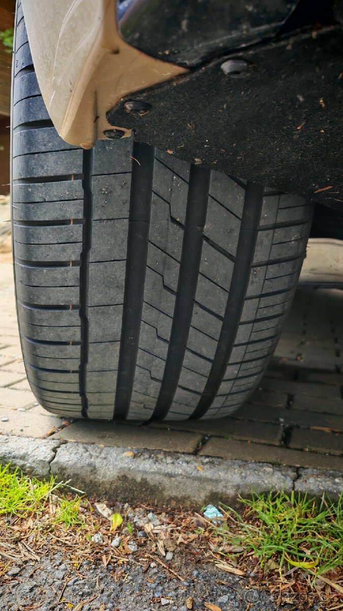 Hankook Ventus s1 evo3 295/40 r22