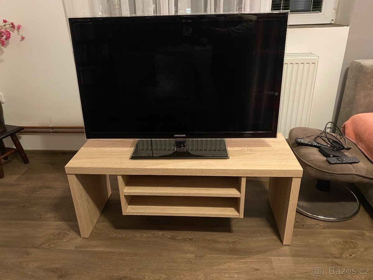 TV stolek