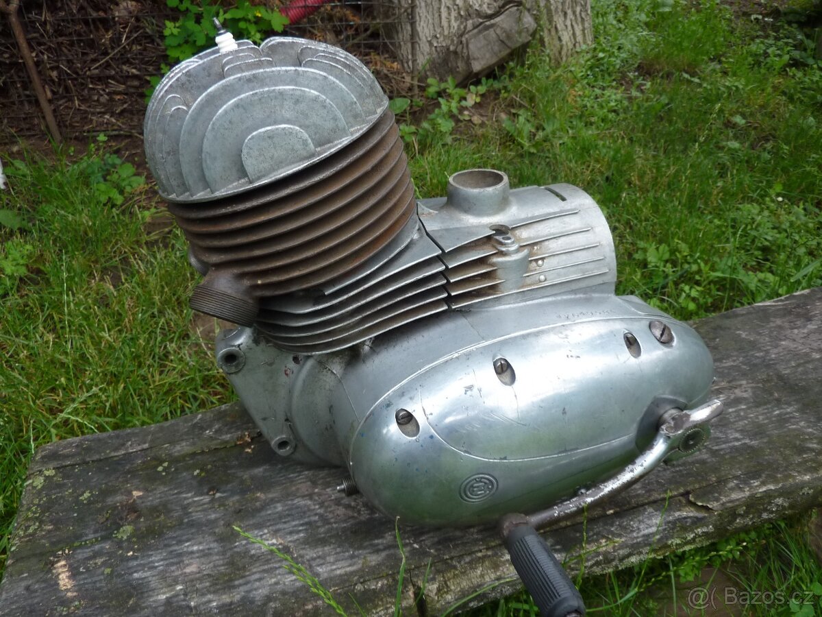ČZ 175 motor