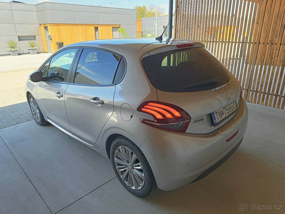 Peugeot 208 Snížená cena 1.2 benzín (nové rozvody + servis)
