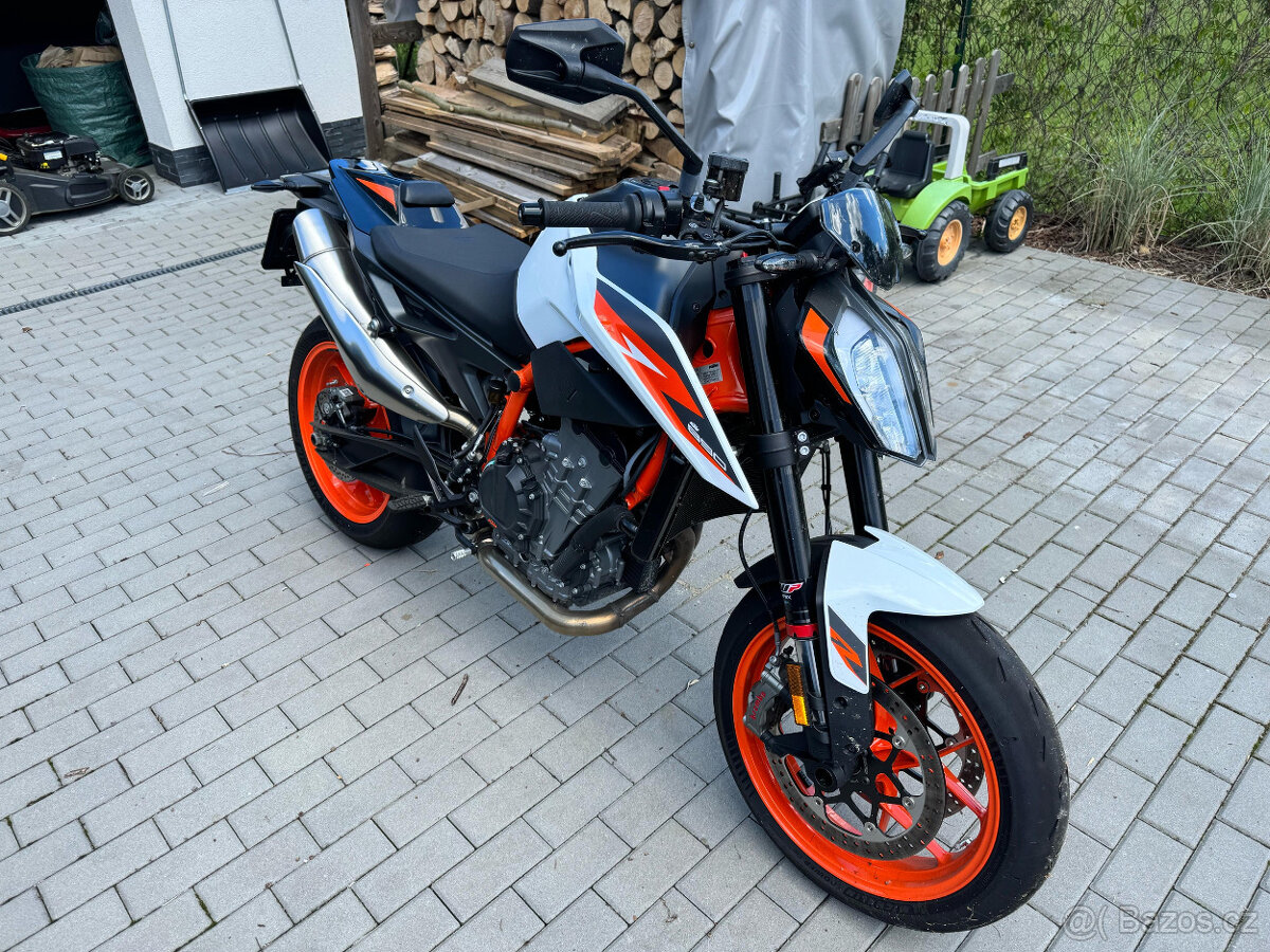 KTM 890R DUKE – TOP STAV najeto pouze 1 750 km
