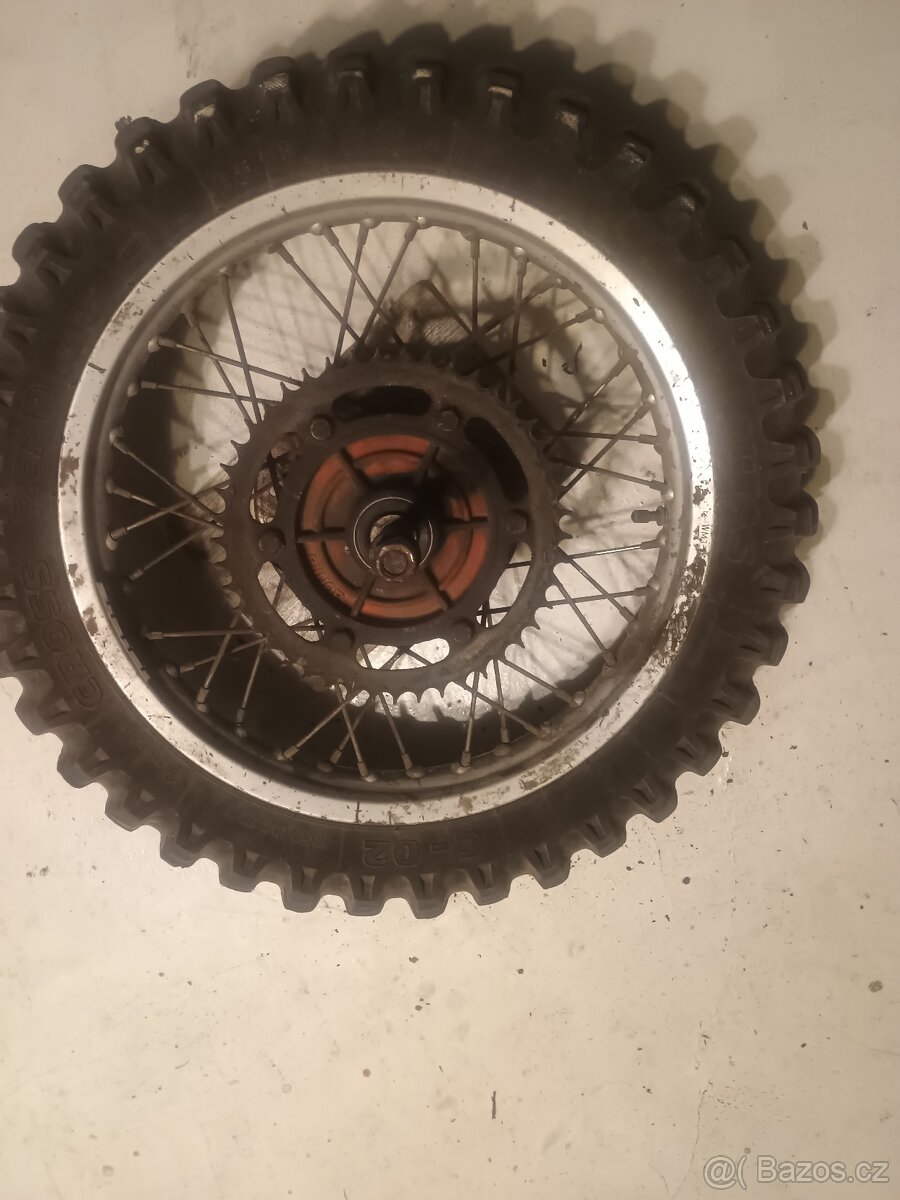 Kolo Aprilia, zadní r17