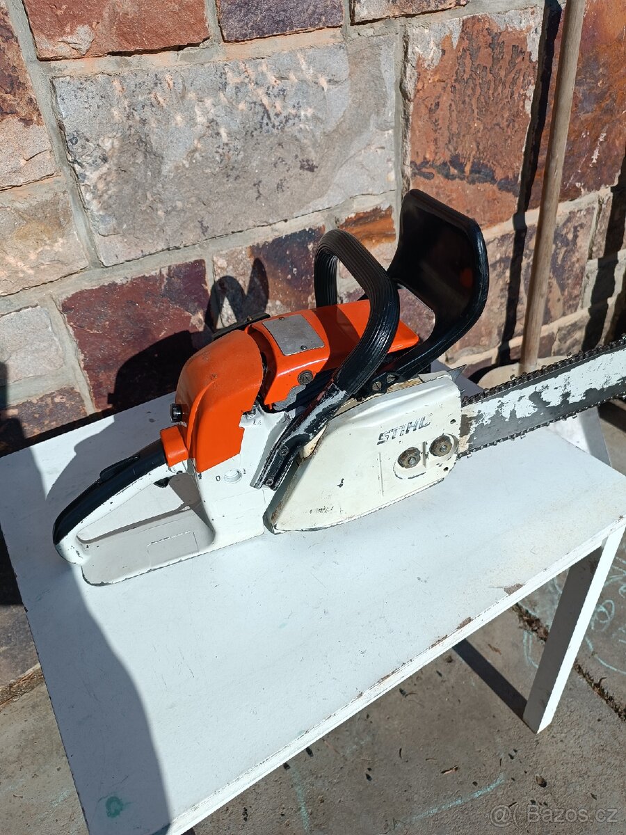 Motorová pila Stihl Av028