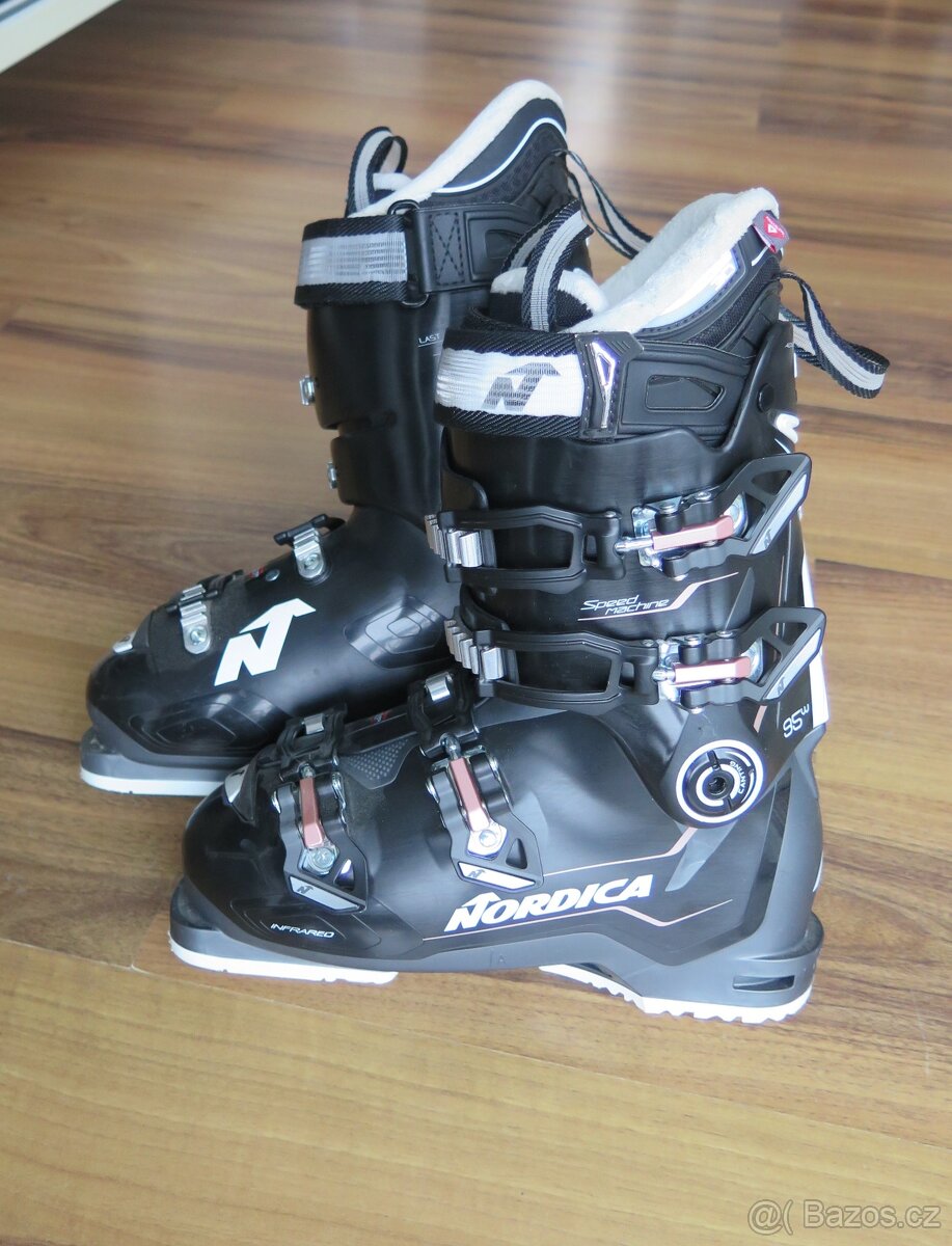 Dámské lyžařské boty Nordica Speedmachine vel. 24,5 cm
