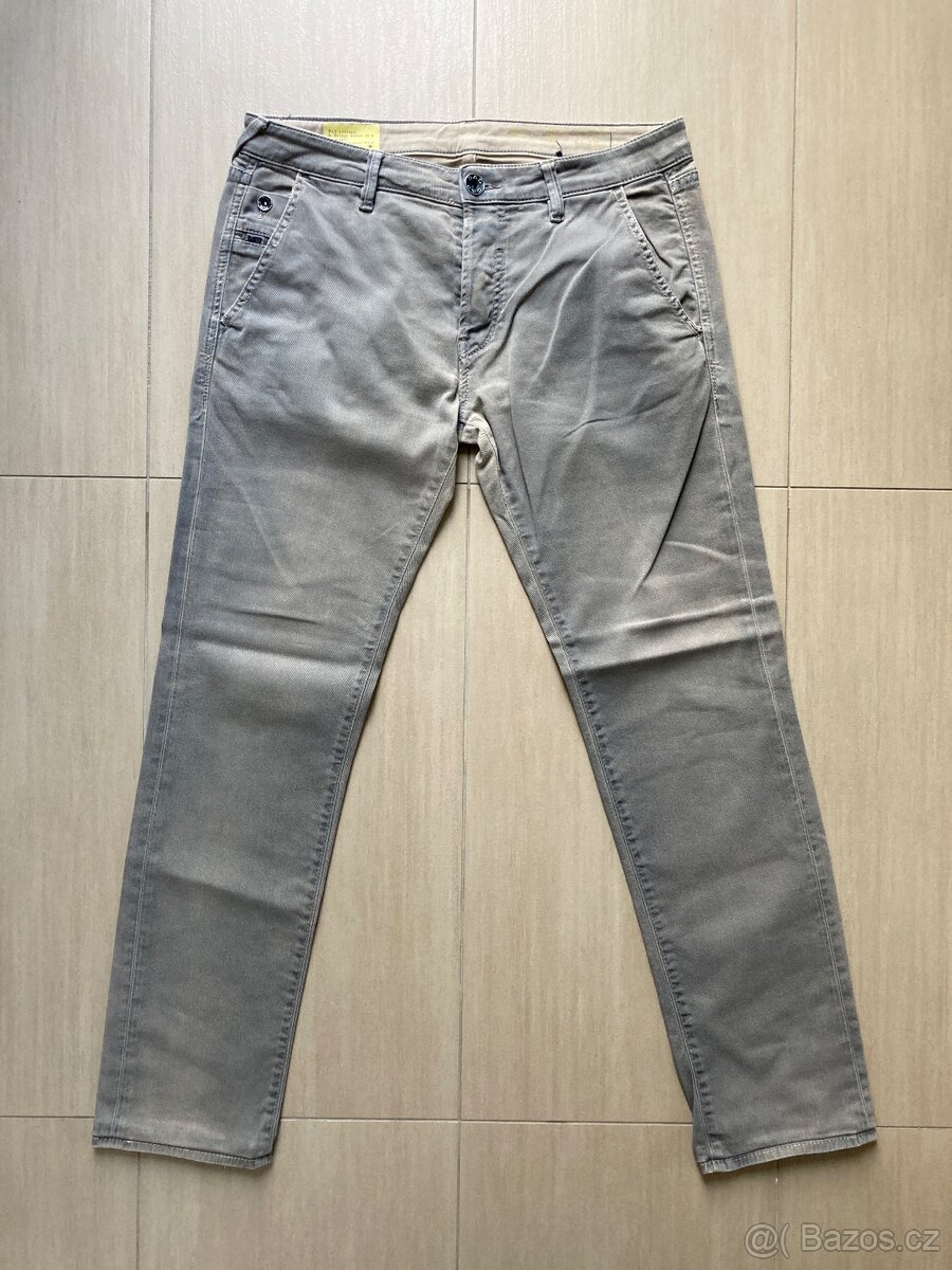 Kalhoty / džíny slim fit zn.GAS, vel. 31