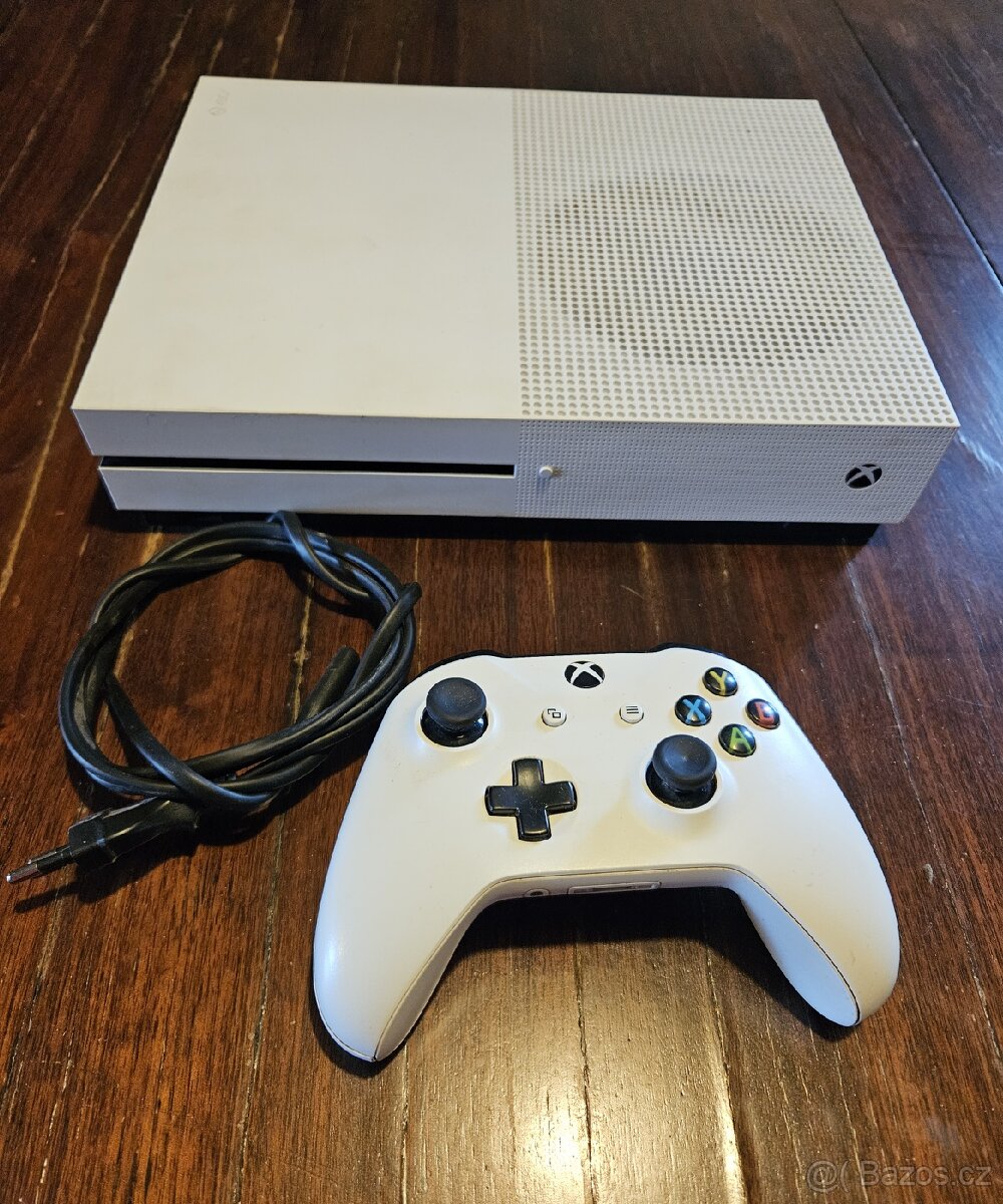 XBOX One S 500GB s mechanikou
