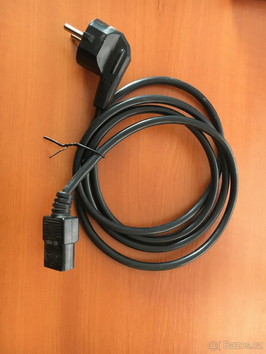 Napájecí kabel k PC
