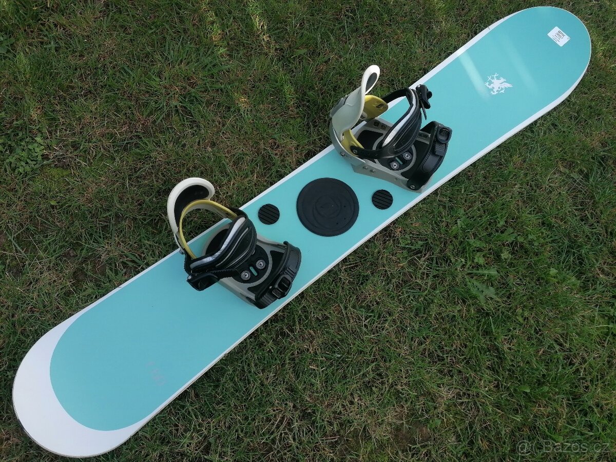 Prodám snowboard značky Gothic. Velikost 160cm.