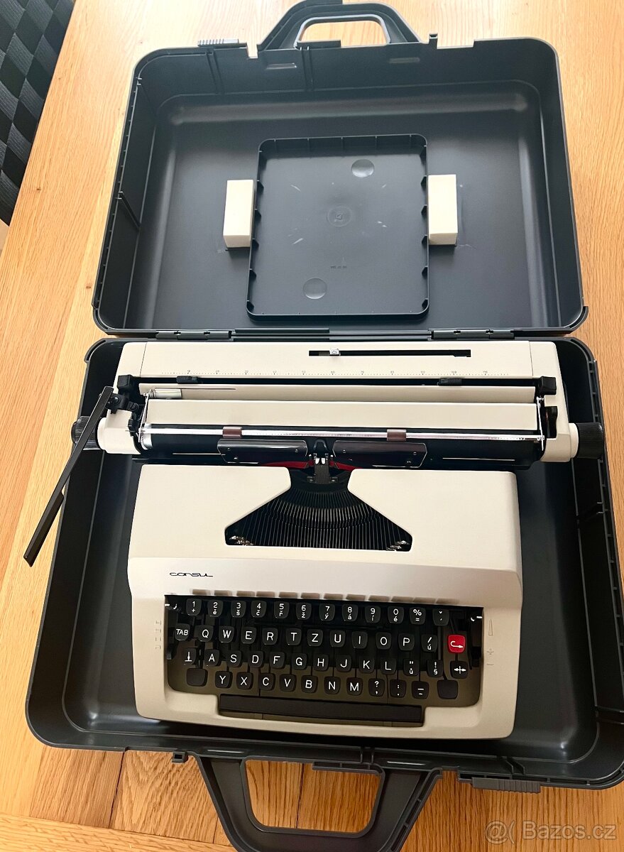 Přenosný psací stroj Consul 2226 – československá legenda, ú