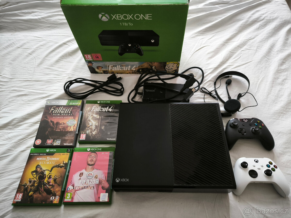 Prodám Xbox One 1TB + 2 ovladače + headset + 4 hry za 2499Kč