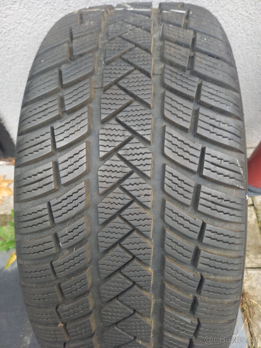 Zimní pneu Vredestein 225/35 R19 88W