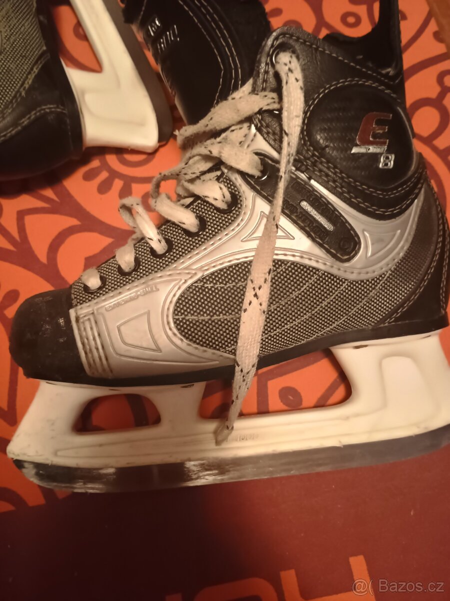 Dětské lední brusle CCM vel. 35