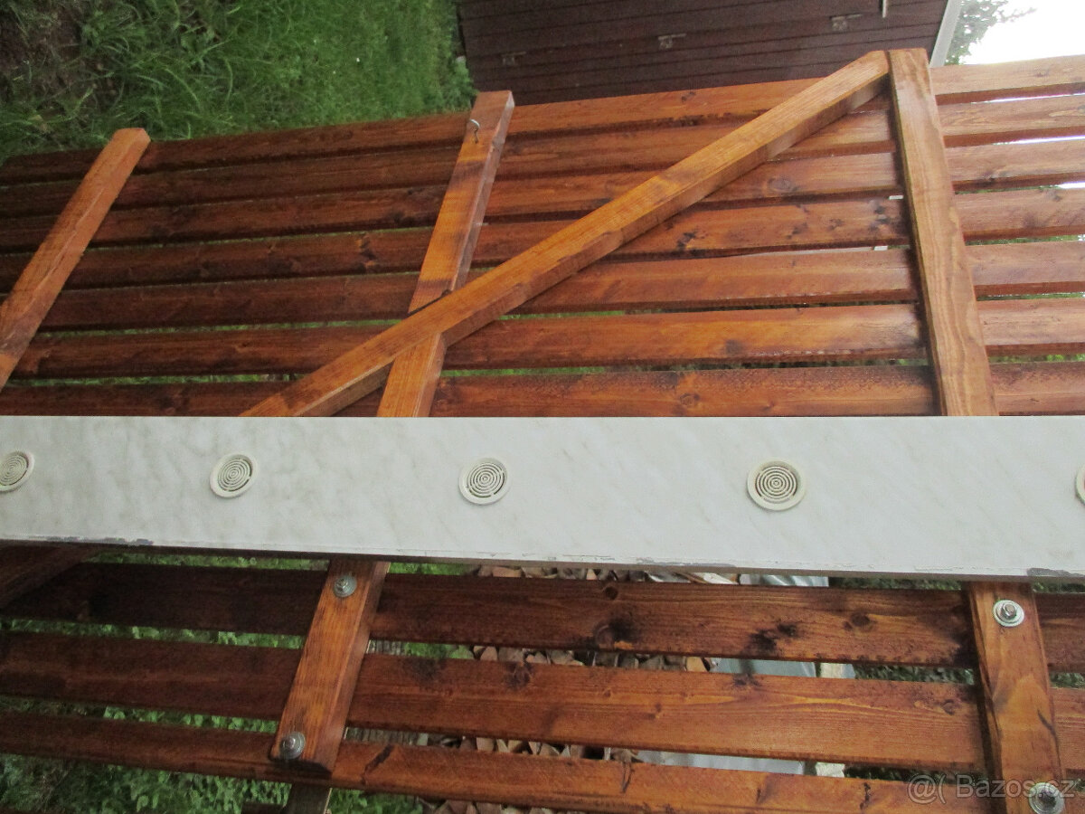 Okenní parapet vnitřní