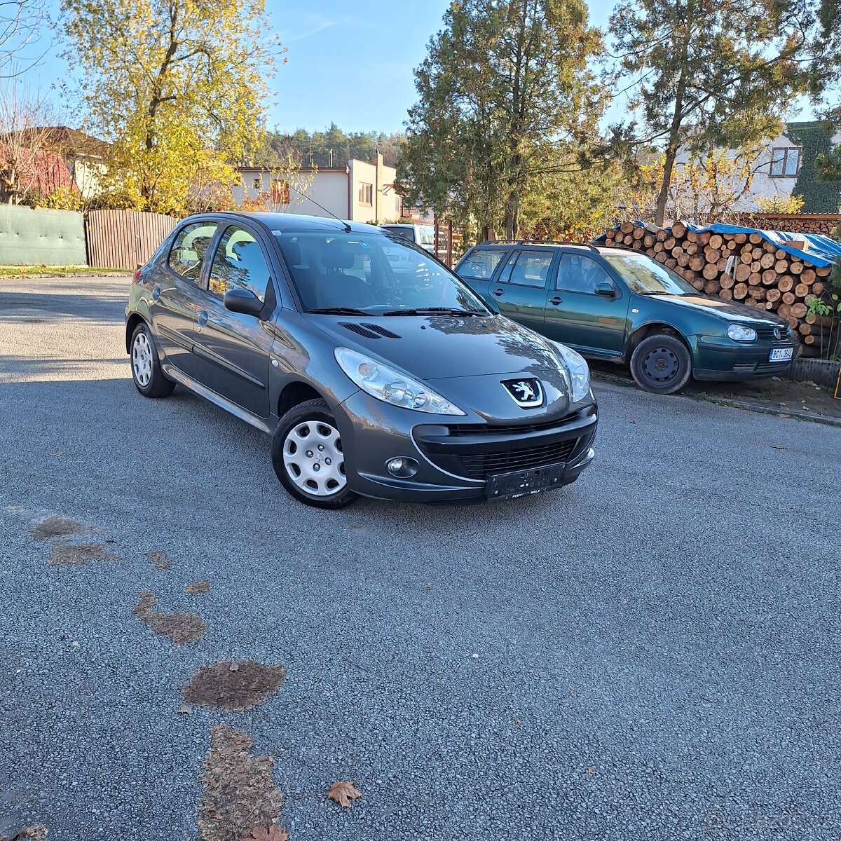 Peugeot 206+ Trendy 1,1i Dovoz Rakousko najeto 76t.km.
