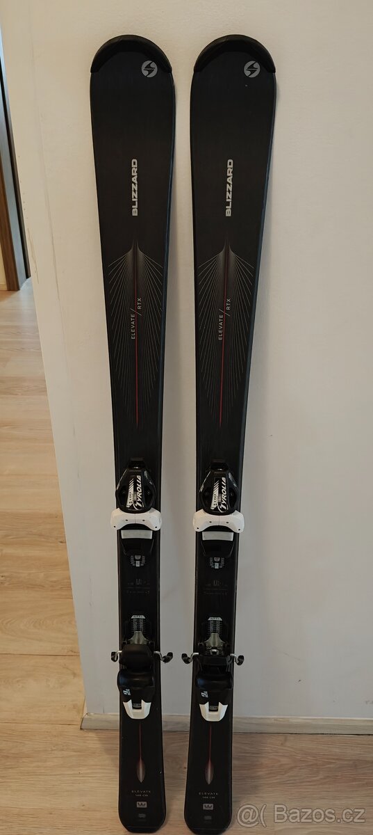 Lyže černé 146 cm