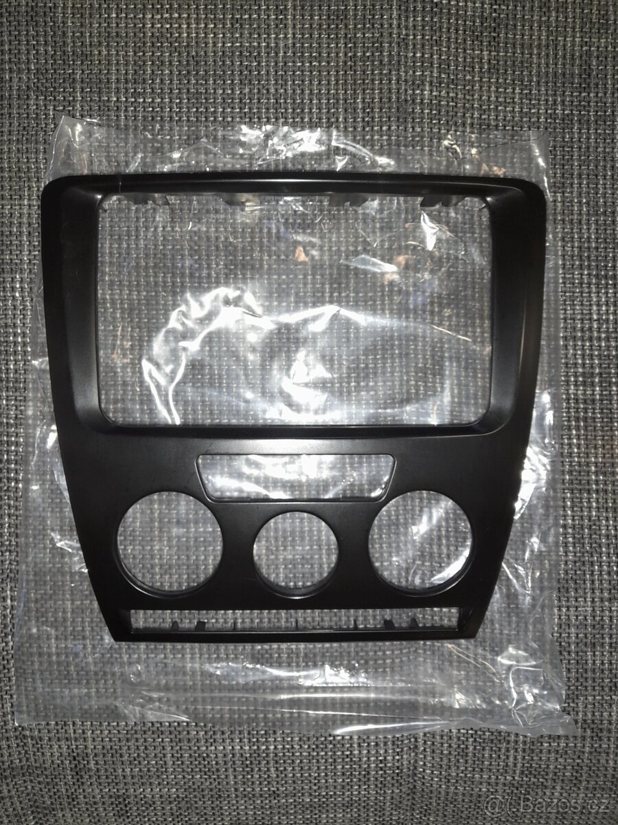 Rámeček autorádia Škoda Octavia 2