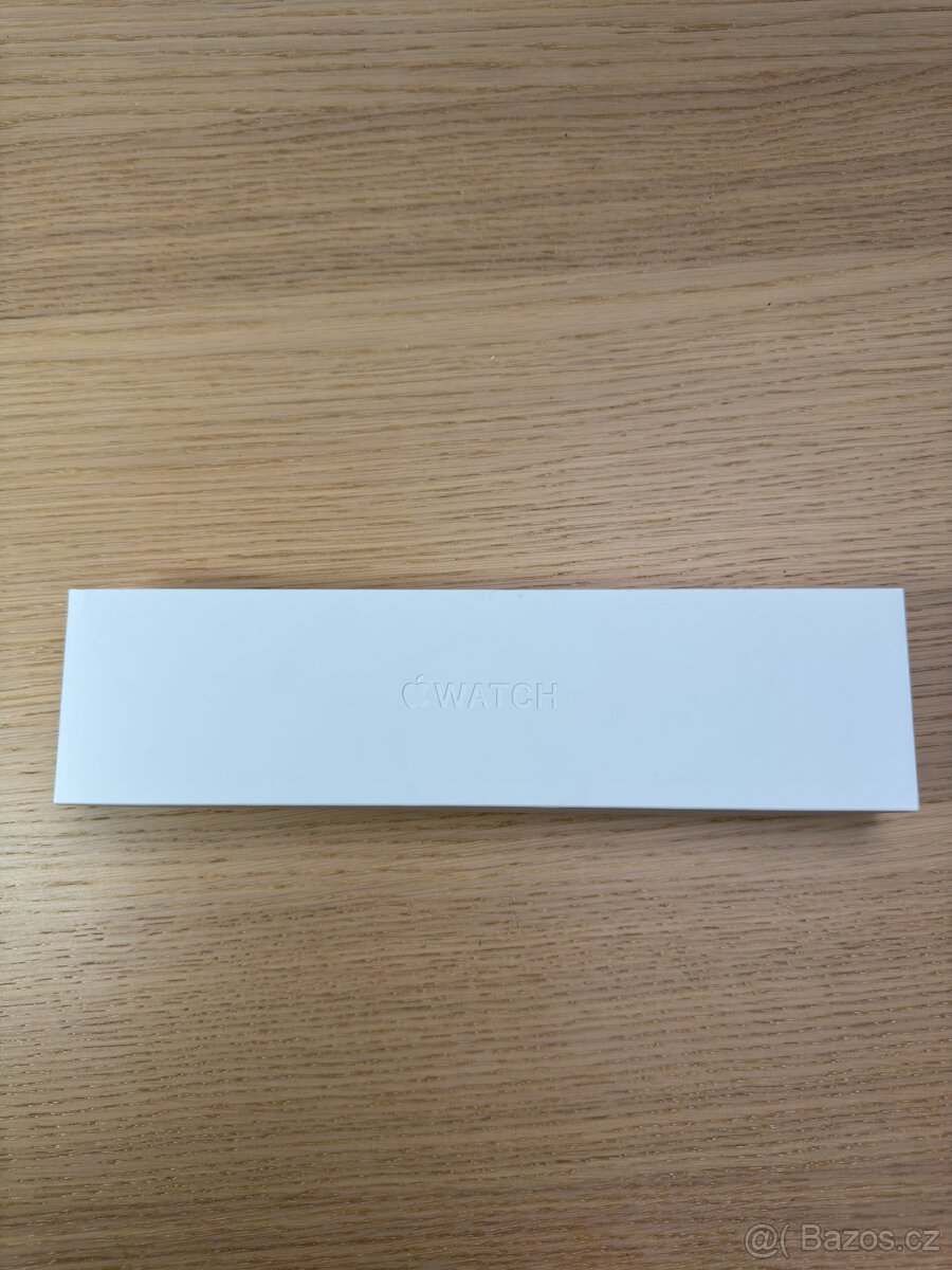 - Apple Watch 7. generace 45 MM
