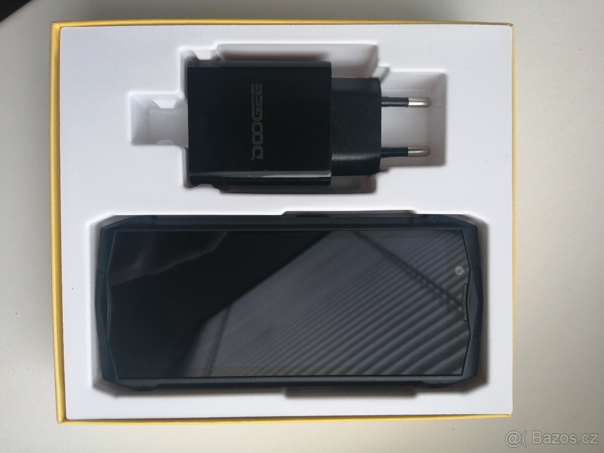 Mobilní telefon DOOGEE S mini