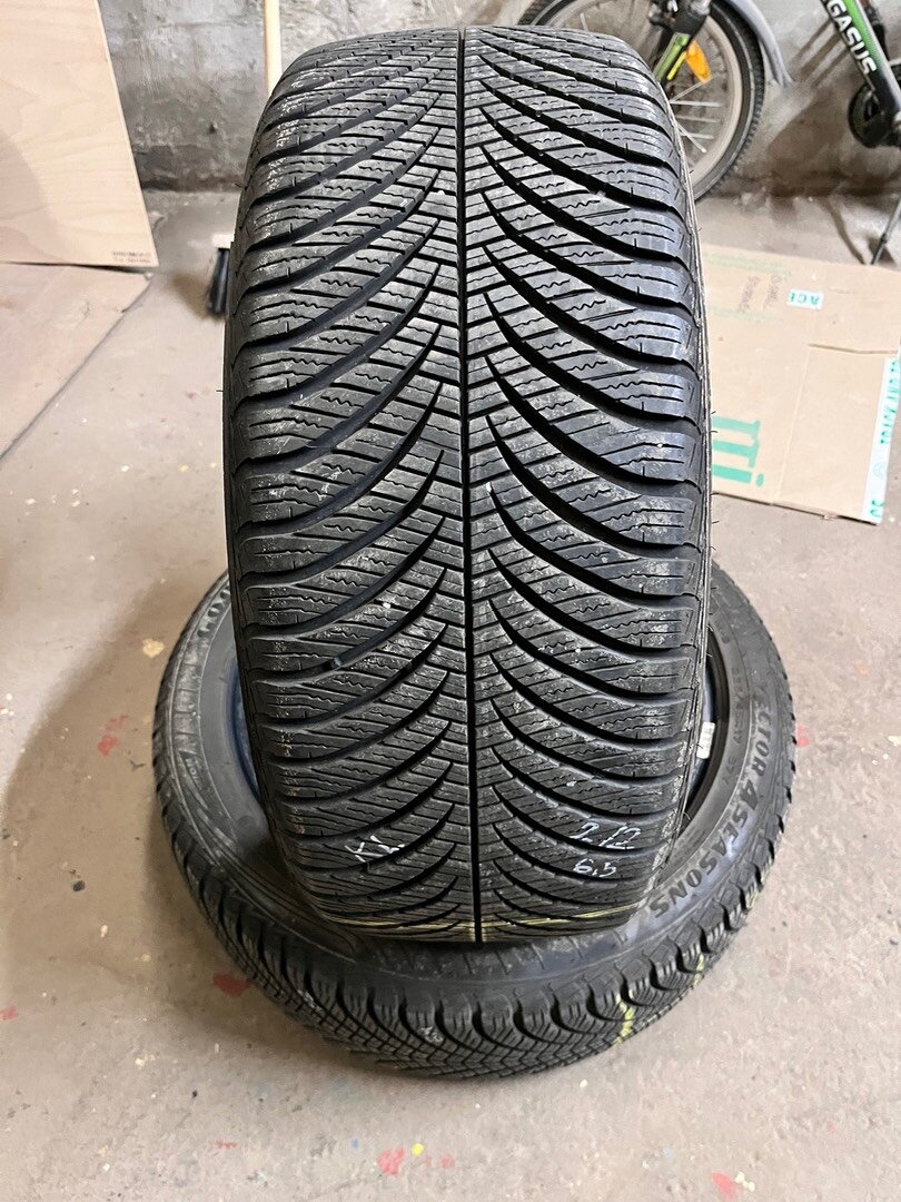 2ks. 235/45 R17 97Y celoroční GoodYear - 2018