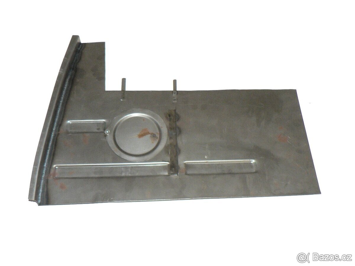 Tatra 613 - přední část předního podběhu L+P strana