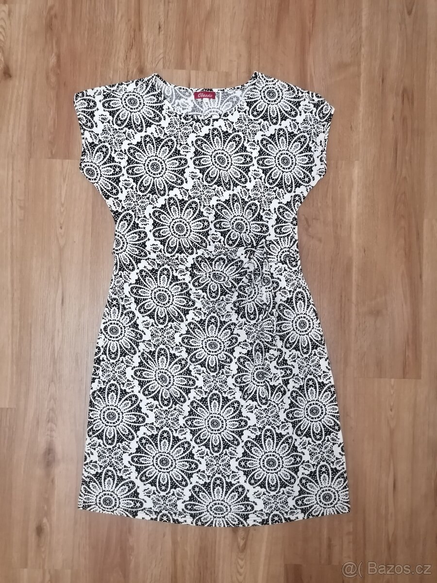 KRÁSNÉ ŠATY VEL. L/XL