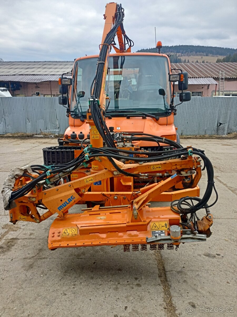 Komunalny mulčovač  na  Mercedes-Benz Unimog U 400