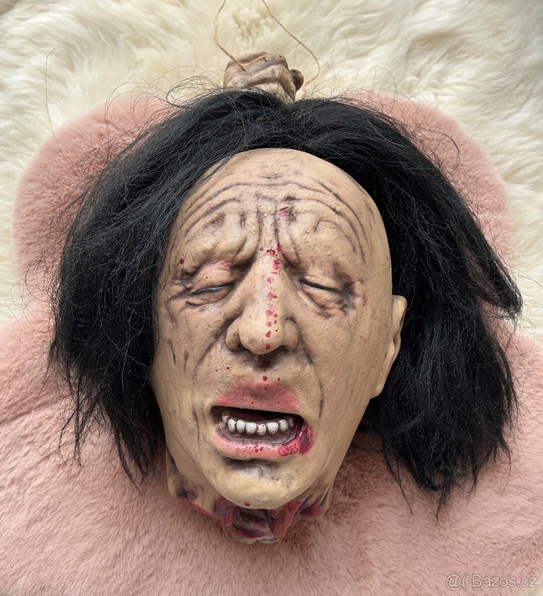 Halloween vycpana gumova tvar