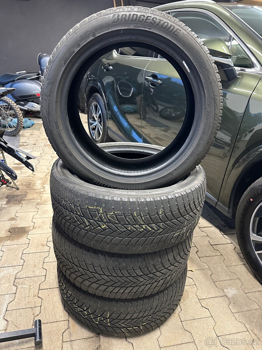 Bridgestone 245/45 R19 zimní pneumatiky