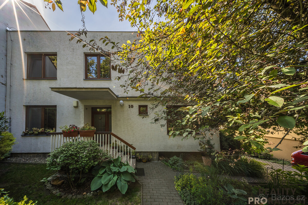 Prodej rodinného domu 315 m2, pozemek 834 m2, Perunská Hodon