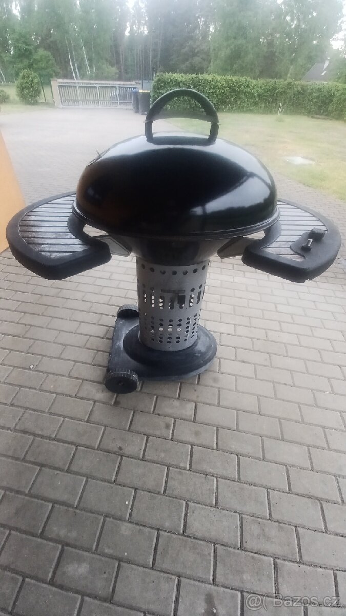 Velký Litinový zahradni gril na tuhé palivo