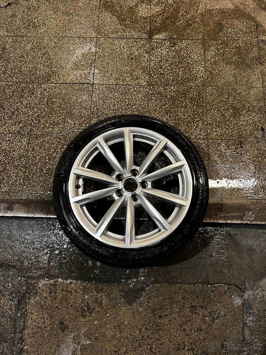 KUSOVÉ KOLO 245/40/18
