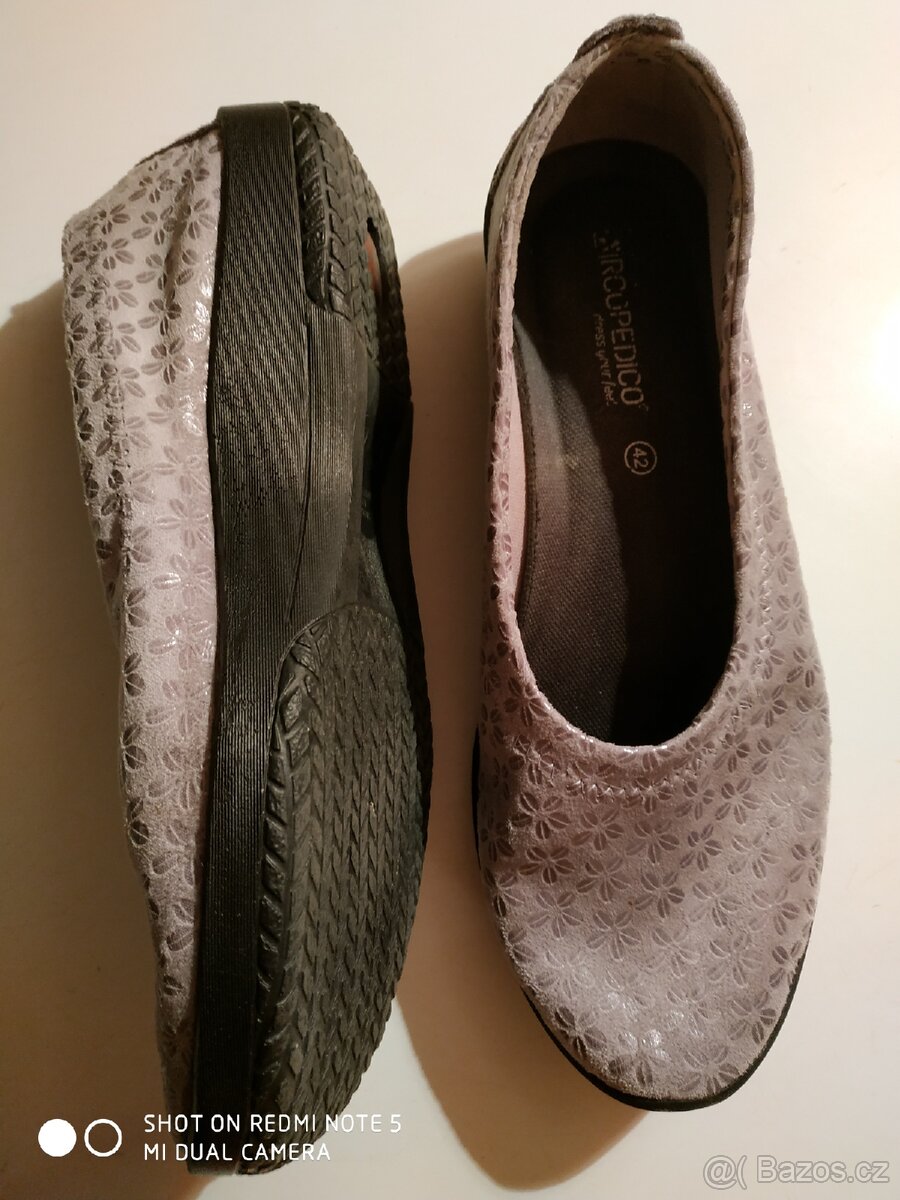 Velmi měkké zdravotní botky