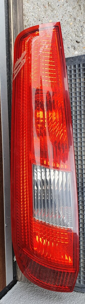 Ford Fiesta zadní světlo levé ročník 01.2002 - 09.2005
