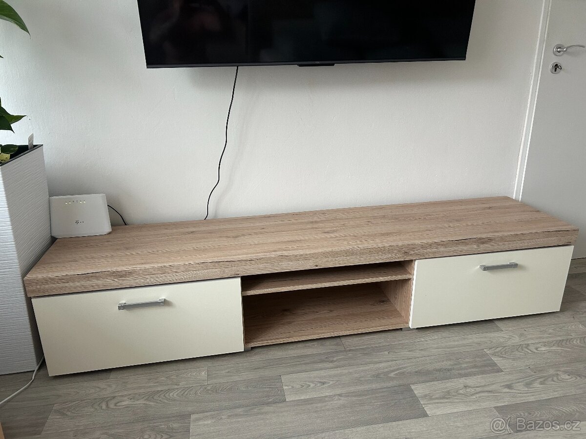 TV stolek Samba