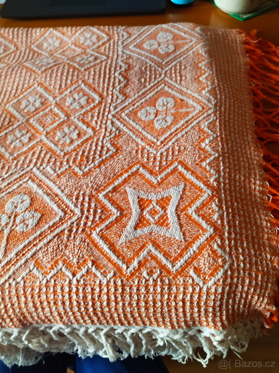 retro přehoz na pohovku,na postel s třásněmi, na stůl,pohovk