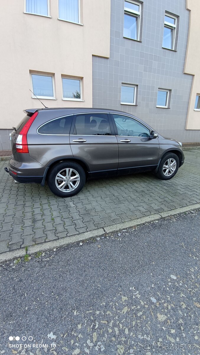 Honda CR-V 2.0 benzín rok 2010.137000km.