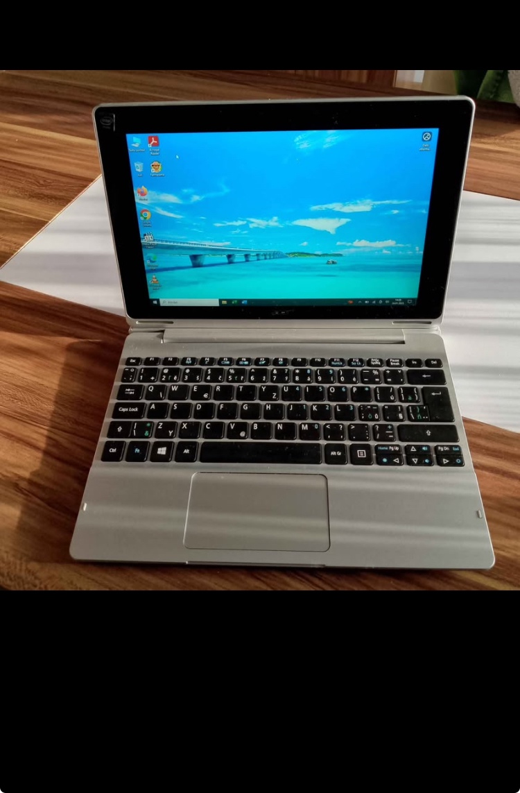 Acer 2v1,včetně Microsoft Office