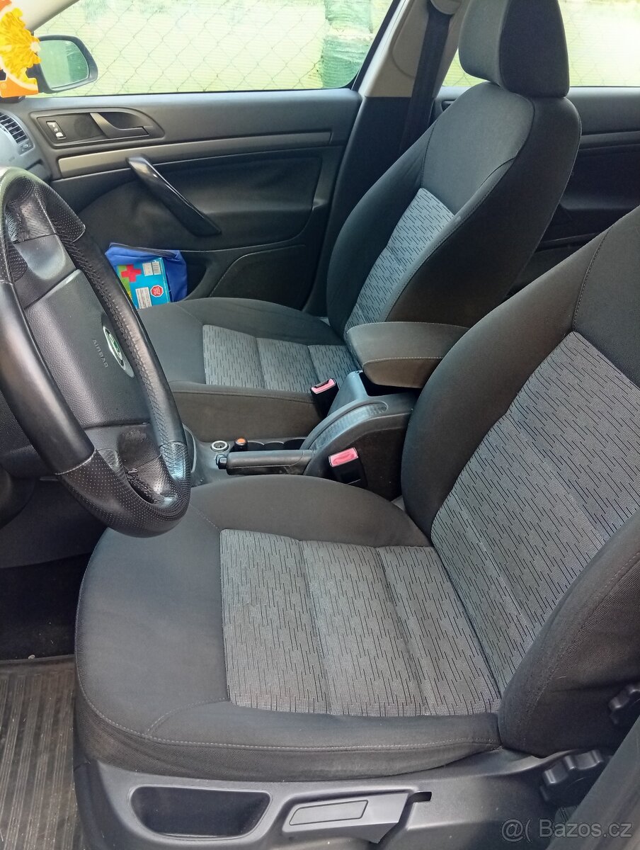 Prodám komplet sedačky na škoda Octavia 2,sedan, airbag