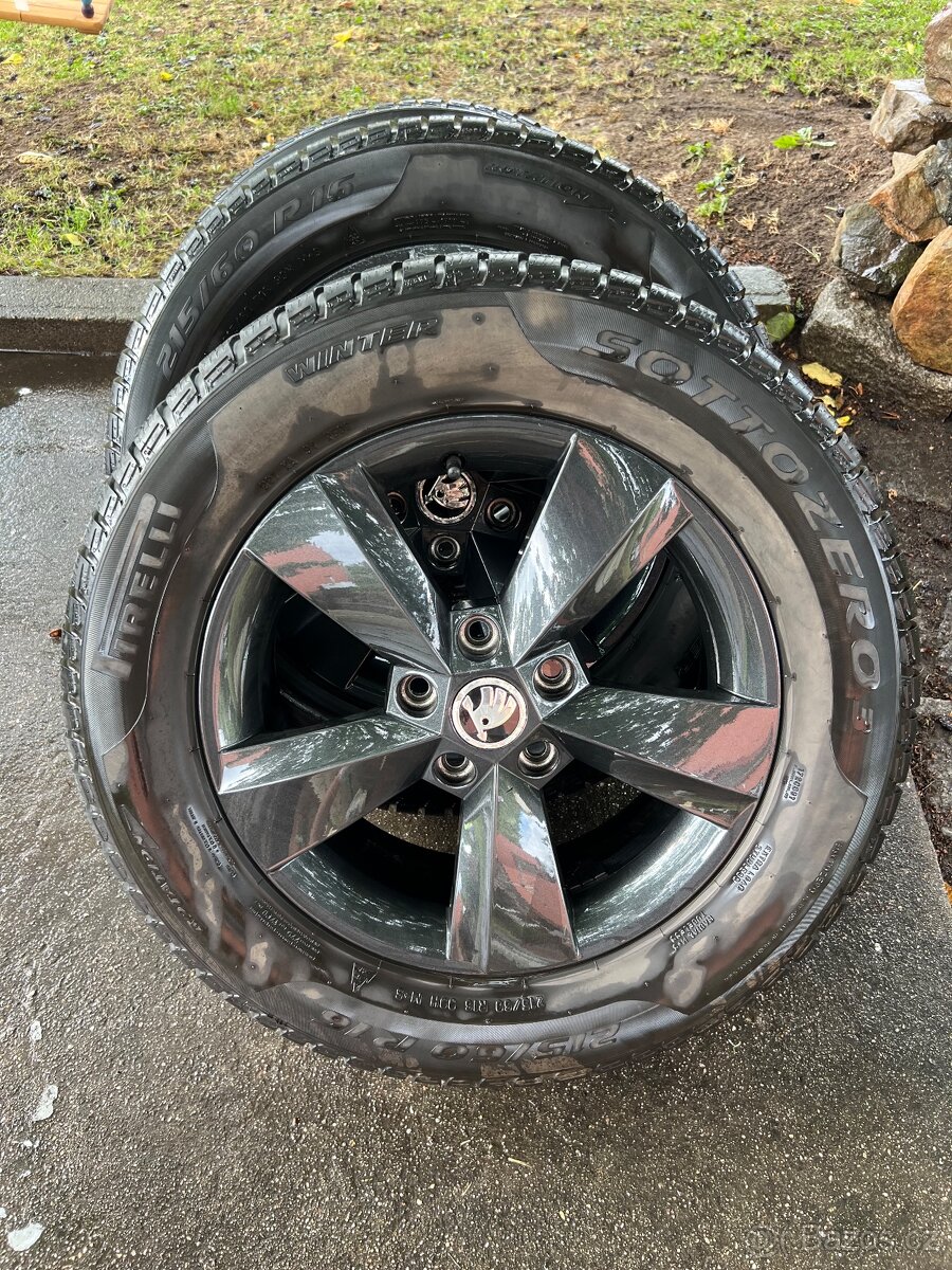 215/60/16 origo disky Škoda s pneu Pirelli