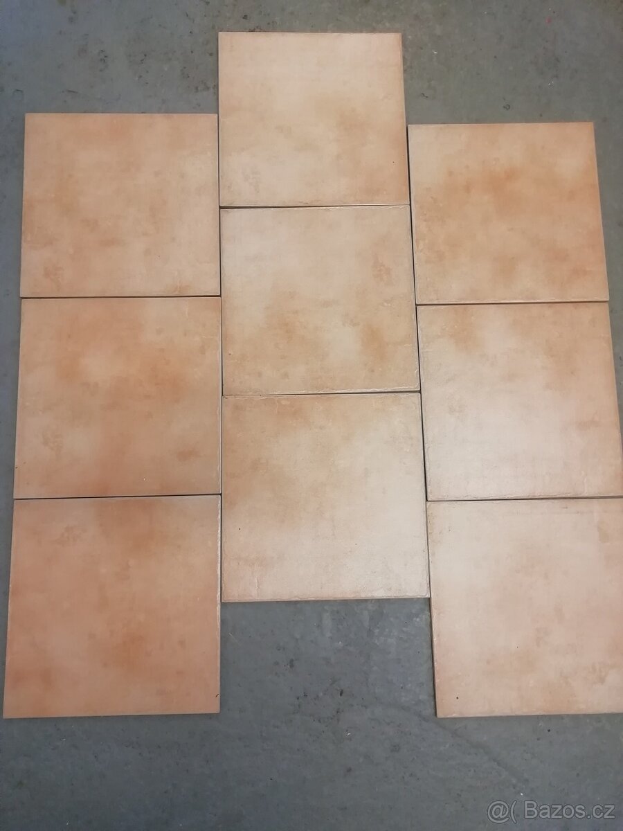 Vnitřní dlažba 7,5 m2