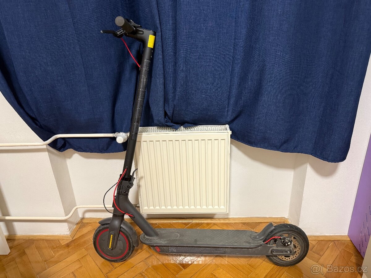 Prodám elektrickou koloběžku Xiaomi Mi Electric Scooter Pro