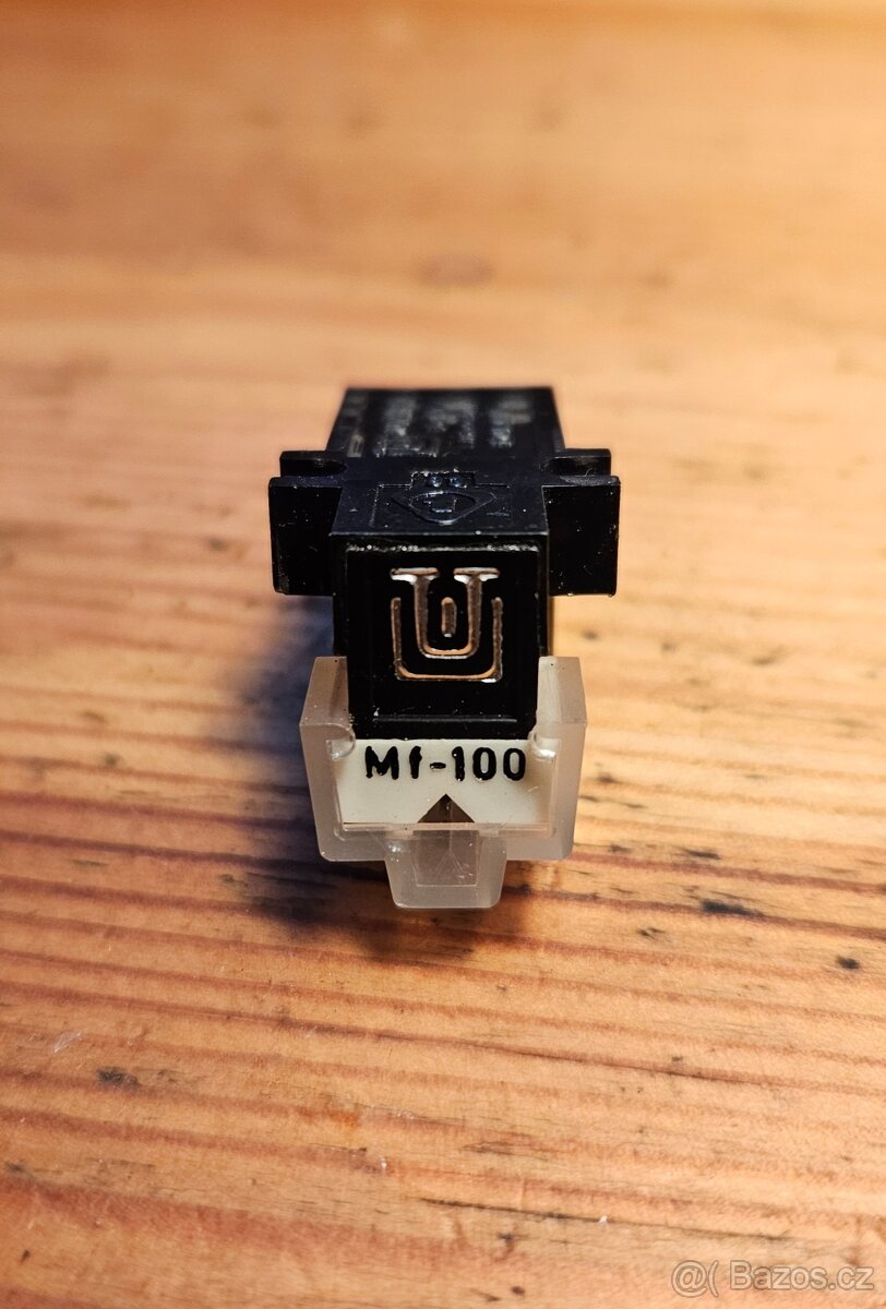 UNITRA M1-100 přenoska s jehlou